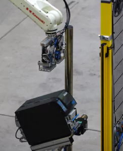 etykieciarka-zrobotyzowana-e1690452849985-244x300