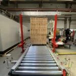 przenośnik rolkowy na puste skrzynki na owoce i warzywa