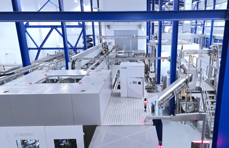 maszyny na zakładzie rozlewniczym